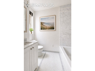 Prime location! Renovated, beautiful, expansive 3 Bedroom with - photo 4