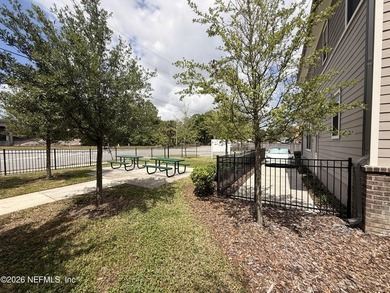 NEW CONSTRUCTION on College Street. BUYER TO SELECT KEY INTERIOR - photo 8