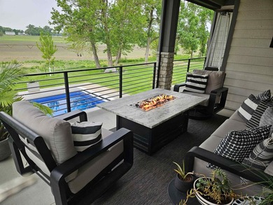 Custom built ranch, total of 3710 sq ft. 1920 sq ft main floor - photo 11