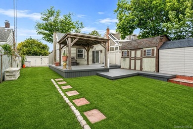 Welcome to a home where comfort, character, and coastal charm - photo 20
