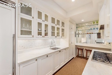 ALL SHOWINGS BY APPOINTMENT ONLY. Central Park Views from Every - photo 4