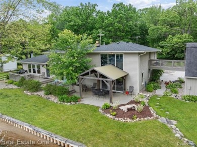 Lake Home For Sale in Pinckney, Michigan