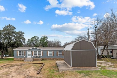 Welcome to this beautiful 2022 mobile home, offering peace of - photo 5