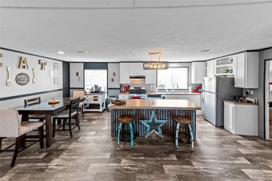 Welcome to this beautiful 2022 mobile home, offering peace of - photo 7