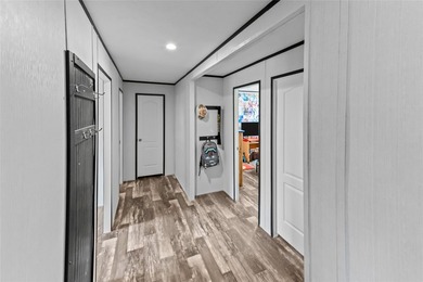 Welcome to this beautiful 2022 mobile home, offering peace of - photo 9