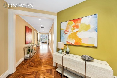 Stunning, luxurious, sun filled 4 bedroom 3.5 bath apartment - photo 4