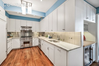 Stunning, luxurious, sun filled 4 bedroom 3.5 bath apartment - photo 9