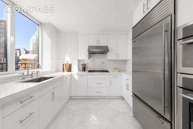 Rediscover a classic Penthouse 5B is a gracious, sun-filled - photo 3