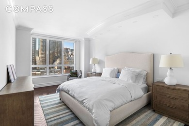 Rediscover a classic Penthouse 5B is a gracious, sun-filled - photo 4