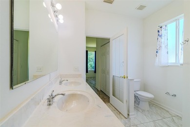 Beautiful home 2/2+den on a private dead-end road, the Very - photo 14