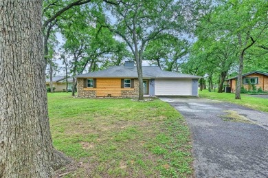 Lake Home For Sale in Gainesville, Texas
