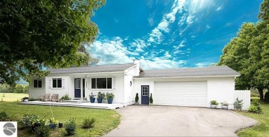Lake Leelanau Home For Sale in Traverse City Michigan