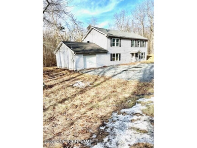 Lake Monroe Home For Sale in East Stroudsburg Pennsylvania