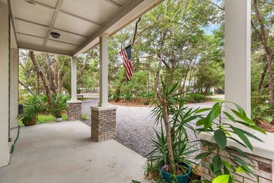 Cozy COASTAL COTTAGE on 1/2 acre lot in Historic Pt Washington - photo 15