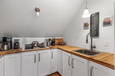 Cozy COASTAL COTTAGE on 1/2 acre lot in Historic Pt Washington - photo 21