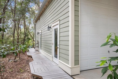 Cozy COASTAL COTTAGE on 1/2 acre lot in Historic Pt Washington - photo 24