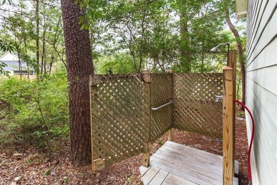 Cozy COASTAL COTTAGE on 1/2 acre lot in Historic Pt Washington - photo 25