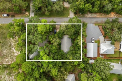 Cozy COASTAL COTTAGE on 1/2 acre lot in Historic Pt Washington - photo 30