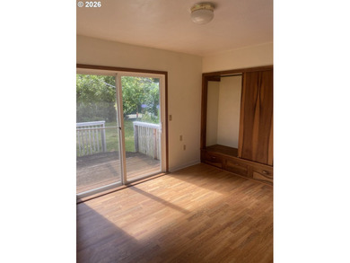 Coastal Cottage Fixer-Upper on Nearly an Acre in Port - photo 5