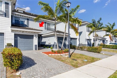 Lake Townhome/Townhouse For Sale in Lauderhill, Florida