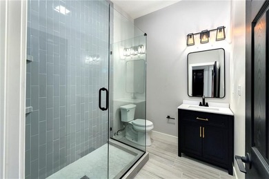 Two high-quality newly constructed 3BR2BA lake homes at Linn - photo 29