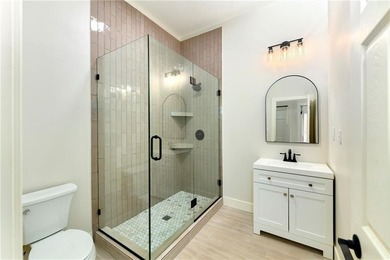 Two high-quality newly constructed 3BR2BA lake homes at Linn - photo 30