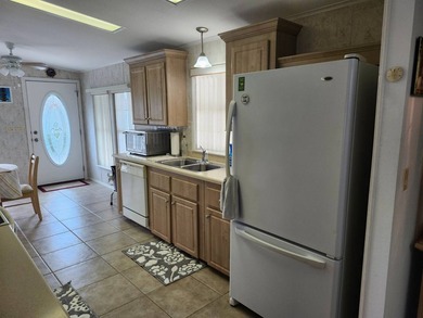 Welcome to this inviting triple-wide 2-bedroom, 2-bath with a - photo 31