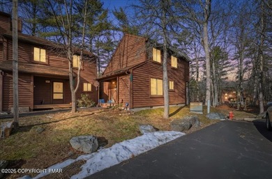 Mill Pond Townhome/Townhouse For Sale in Bushkill Pennsylvania