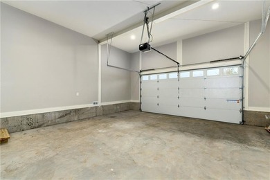 Two high-quality newly constructed 3BR2BA lake homes at Linn - photo 34
