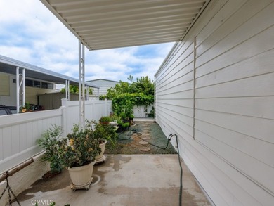 Beautifully remodeled and move-in ready mobile home located in - photo 4