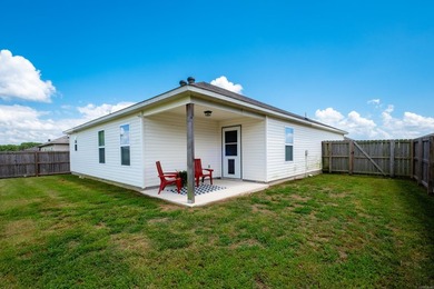 Welcome home to 1505 Yarrow Drive! From the moment you walk - photo 35