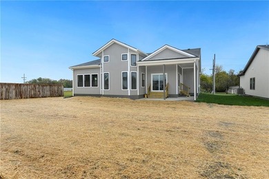 Two high-quality newly constructed 3BR2BA lake homes at Linn - photo 38