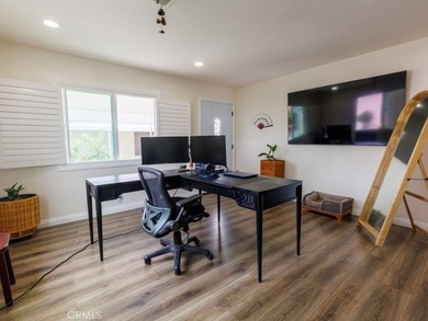 Beautifully remodeled and move-in ready mobile home located in - photo 8