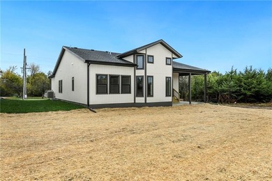Two high-quality newly constructed 3BR2BA lake homes at Linn - photo 41