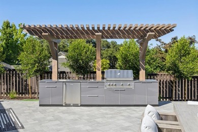 Welcome Home to 16070 Matilija Dr, a 3,050 SF Main House + 1,000 - photo 46