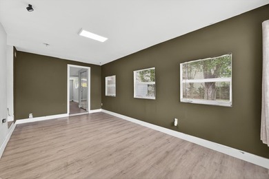 Located in Fort Pierce's Historic District, this charming home - photo 3