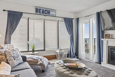 Ocean-view one-bedroom, one-and-a-half-bathroom condo with a - photo 13