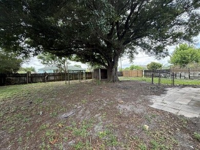 Beautifully remodeled Three-bedroom, two-bathroom single-story - photo 17