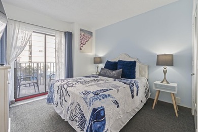 Ocean-view one-bedroom, one-and-a-half-bathroom condo with a - photo 25