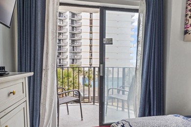 Ocean-view one-bedroom, one-and-a-half-bathroom condo with a - photo 29