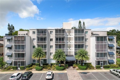 Lake Lurna Condo Sale Pending in Orlando Florida