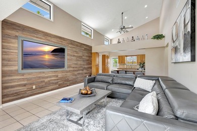 Stunning Beautiful Home Relaxing Patio and 2 cars Garage. This - photo 12