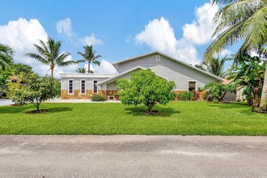 Stunning Beautiful Home Relaxing Patio and 2 cars Garage. This - photo 13