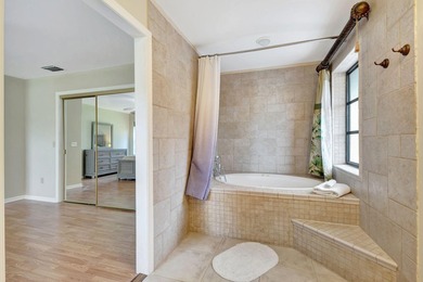 Stunning Beautiful Home Relaxing Patio and 2 cars Garage. This - photo 21