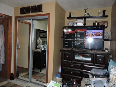 Well maintain three-bedroom house with a full finish attic as a - photo 22
