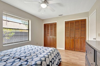 Stunning Beautiful Home Relaxing Patio and 2 cars Garage. This - photo 24