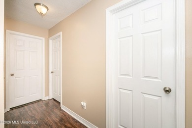 Beautiful home located in the heart of Woolmarket on a quiet Cul - photo 31