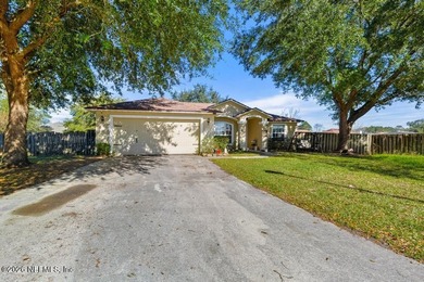 A home with a backyard and in-ground pool on a cul de sac. Check - photo 1