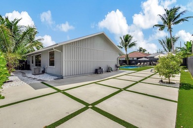 Stunning Beautiful Home Relaxing Patio and 2 cars Garage. This - photo 36