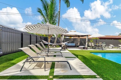 Stunning Beautiful Home Relaxing Patio and 2 cars Garage. This - photo 38